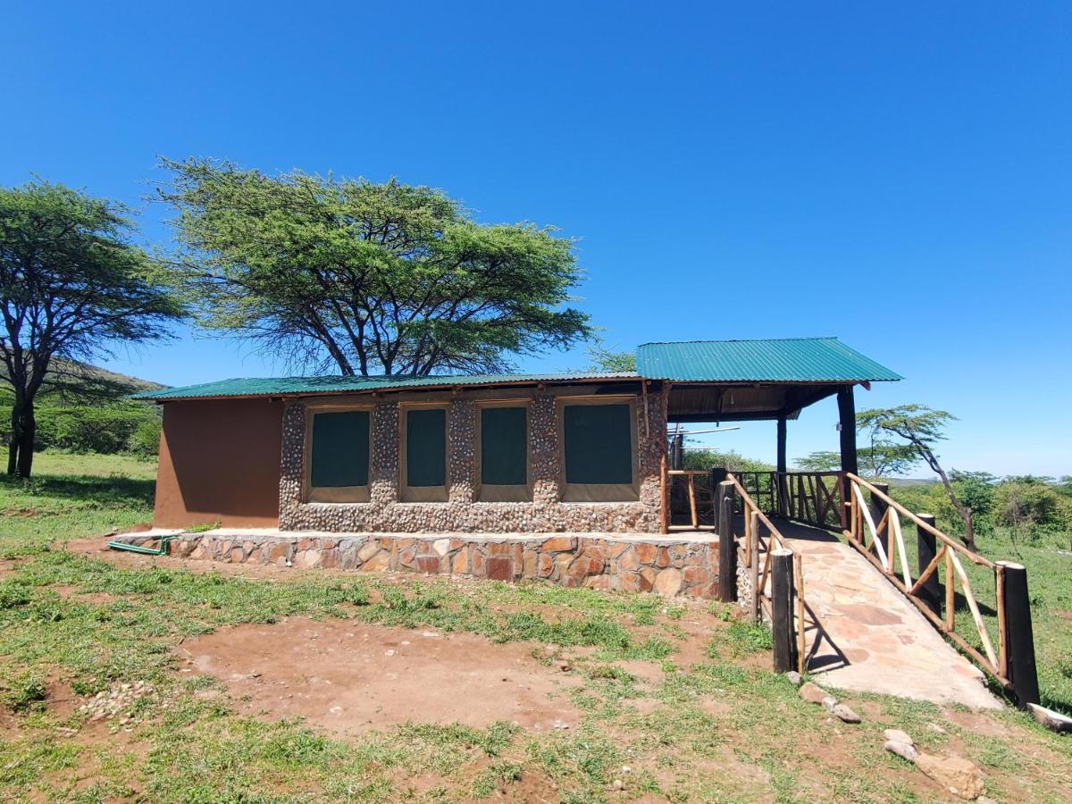 Semadep Safari Camp Bed and Breakfast Sekenani Esterno foto